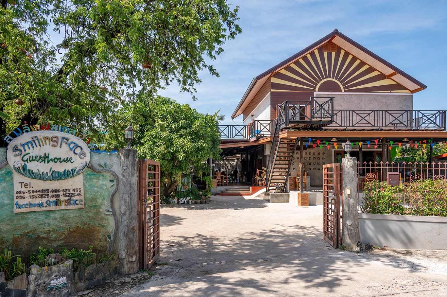 Smilingface Guesthouse Сукотаи Экстерьер фото