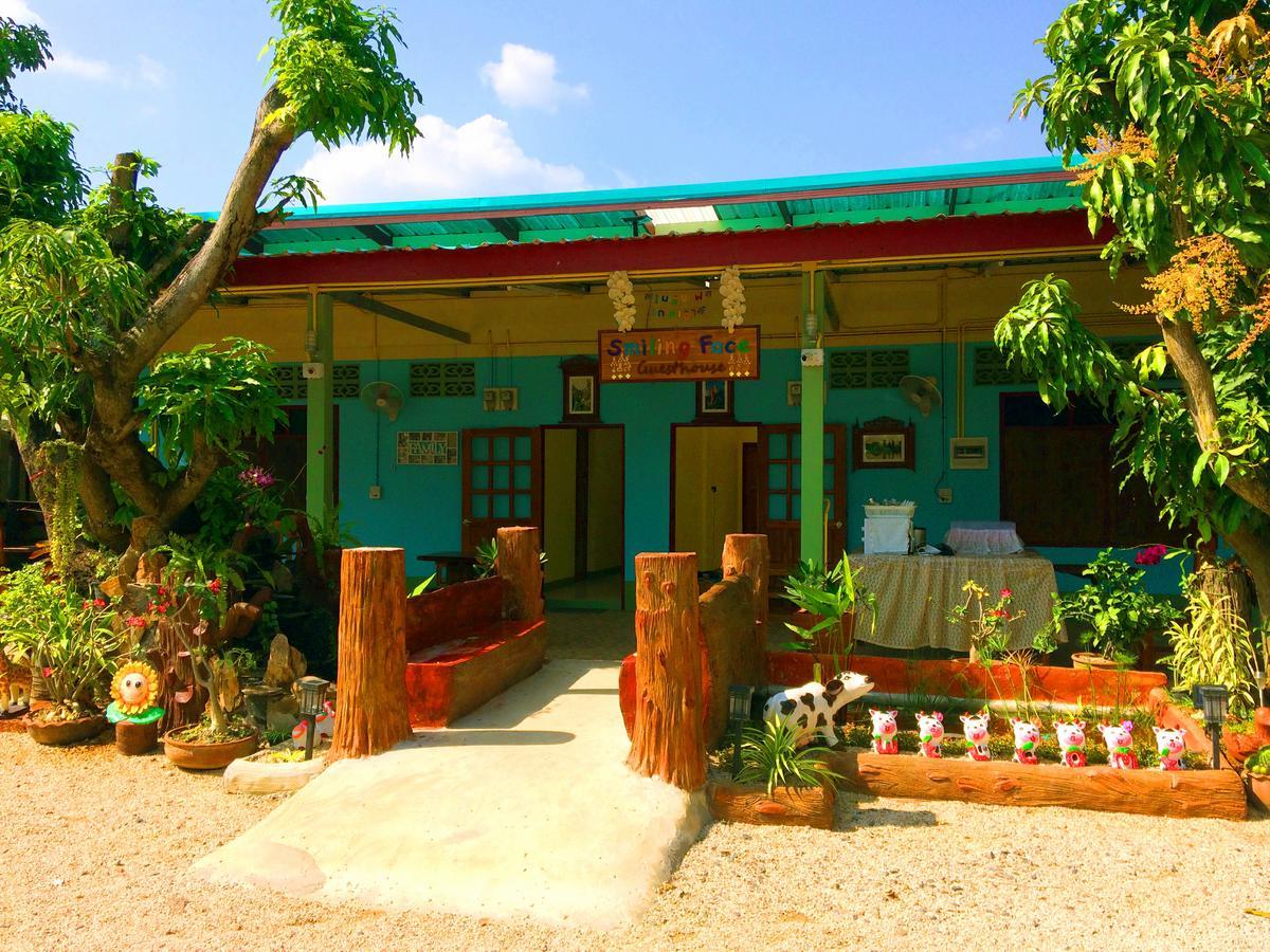Smilingface Guesthouse Сукотаи Экстерьер фото